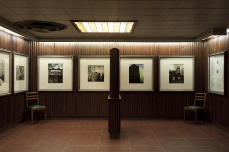 Exposition Brussels Eyes à Congrès - 2011 La Salle d'attente © Bruno DALIMONTE