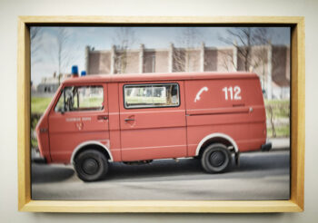 artefact ambulance rouge sous caisse américaine